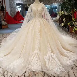 プリンセスライン　ブライダル衣装に最適　ウェディングドレス