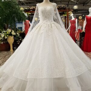 Aライン おしゃれな結婚式場で着たい 豪華でエレガントなウェディングドレス
