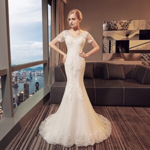 マーメイドライン　プレ花嫁のドレス選びに　エレガントなブライダルドレス