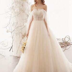 Aライン 20代 30代 結婚式ドレスコーディネート ストラップレスプリーツ ウェディングドレス