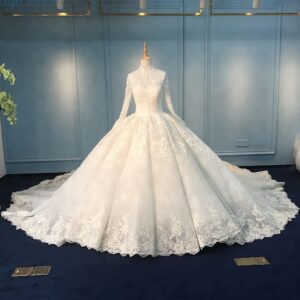 プリンセスライン　前撮りドレス　おしゃれなブライダルドレス　ウェディングドレス