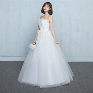 Aライン 可憐な花柄のプリンセスドレス ウェディングドレス