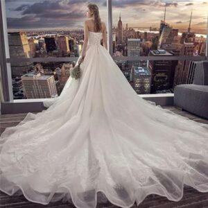 Aライン　結婚式のドレスはこれで決まり　綺麗で美しいウェディングドレス