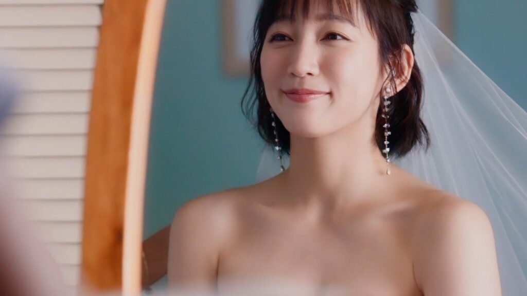 吉岡里帆、ウェディングドレス姿披露！ハワイの街を駆け抜ける異色のCM　「アールイズ・ウエディング」TVCM「愛するみんなと行く。」篇＆スペシャルWEBムービー