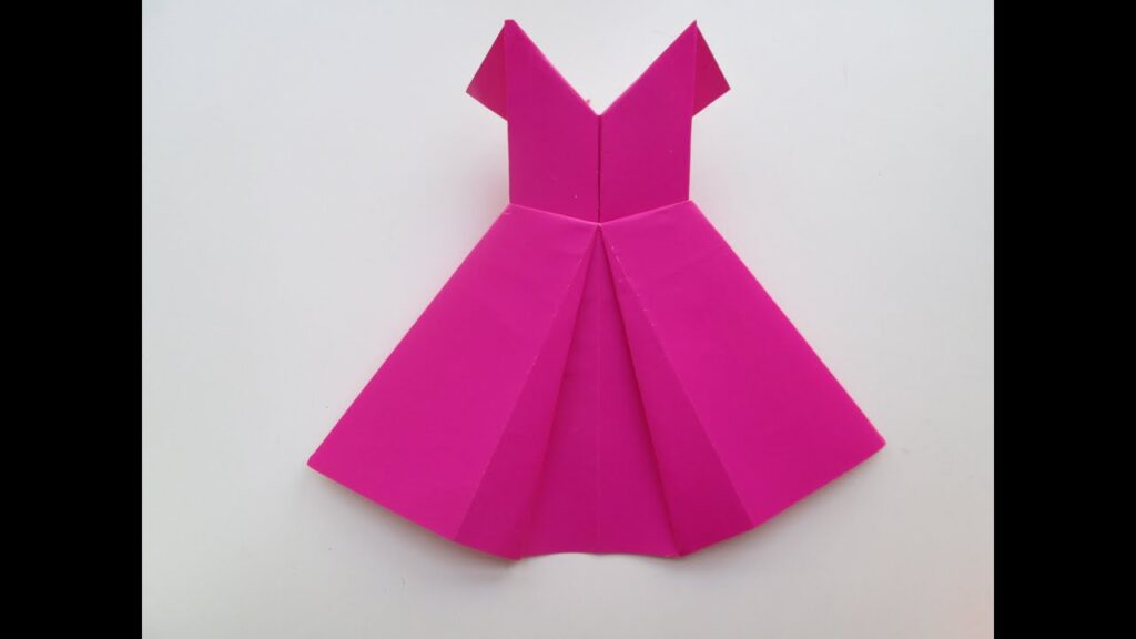Comment faire une robe avec du papier coloré