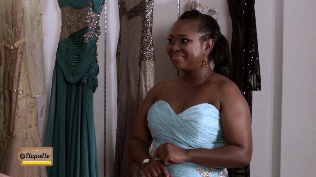 Etiquette du 06 Juin 2022 | Comment choisir sa robe en tant que dame de compagnie