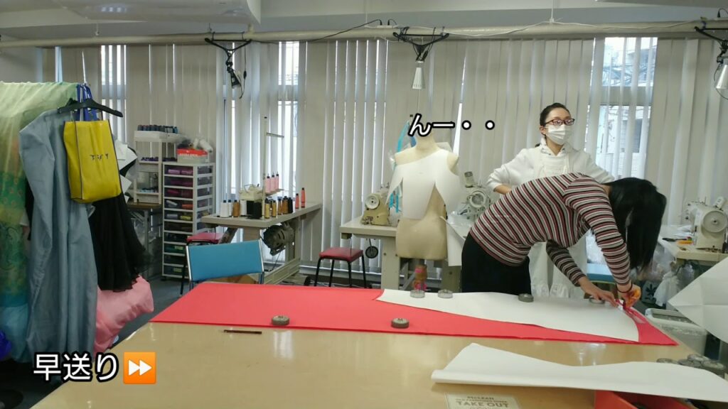 【AHSS洋裁教室】レッスン風景①赤色イブニング・パーティードレス製作、裁断まで
