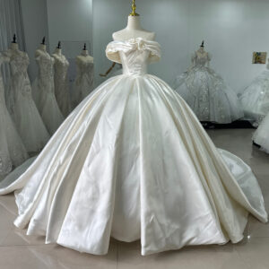 プリンセスライン 大階段からの登場が最高に映えるボリュームスカート