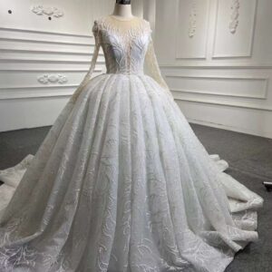 プリンセスライン 繊細なレースのロングスリーブで上品なプリンセスに