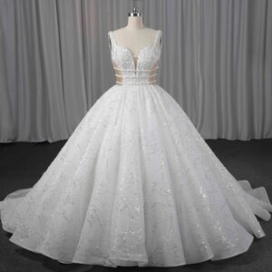プリンセスライン 結婚式豪華演出 ゴージャス ウェディングドレス 装飾品