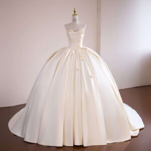 プリンセスライン 入籍記念 花びら付き ウェディングドレス ブライダルガウン